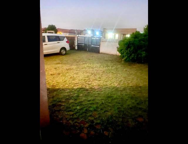 2 BEDROOM HOUSE FOR SALE IN LAKESIDE